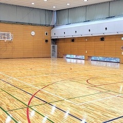 8/23(土)15:00〜18:00バレーボールin扇町プール体育館🏐 - スポーツ