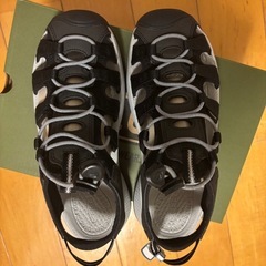 KEEN ウィメンズスポーツサンダル ブラック/グレー新品の画像