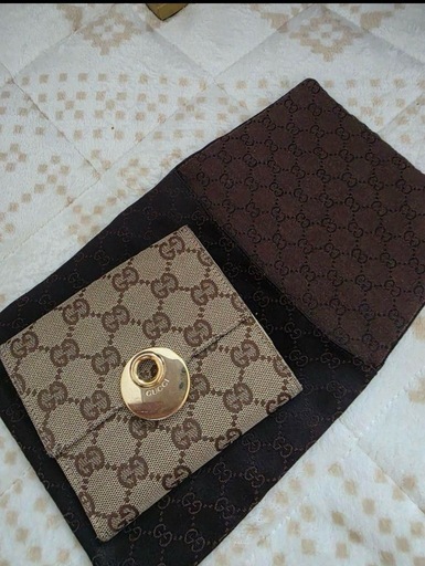 Gucci財布
