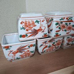 新品未使用　土鍋　四日市萬宝窯と京都たち吉　創作陶器　赤絵花鳥　小鉢５客の画像