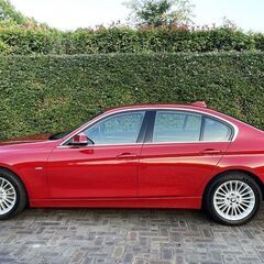 BMW 320i ラグジュアリー 後期モデル（H28年式）車検２年付　R９年６月19日までの画像