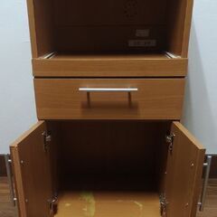 ニトリ　木目調レンジボード 引き出し・扉付きの画像