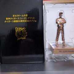 阪神タイガース藤川監督のフィギュア (tigers) 西宮北口の野球の