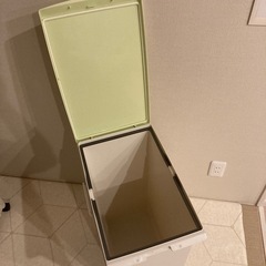 ゴミ箱70Lの画像