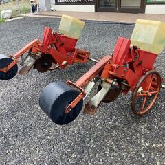 【売切御免！】951 鳥取県発 向井工業 けん引式播種機 2連 ...