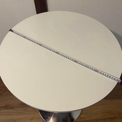 カフェテーブルの画像