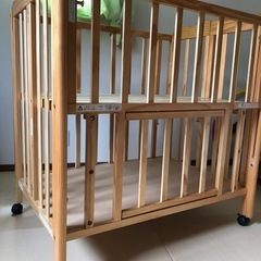 ベビーベッド