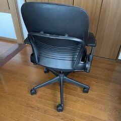 Steelcase　リープチェア TB117の画像