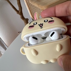 ちいかわ　うさぎ　エアーポッツケースの画像