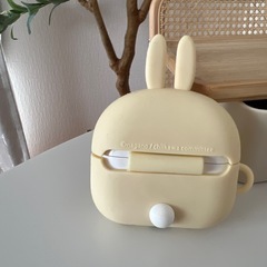 ちいかわ　うさぎ　エアーポッツケースの画像
