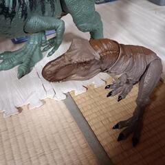 恐竜のおもちゃの画像