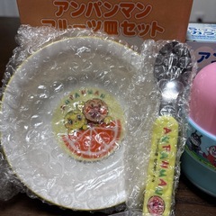 アンパンマン食器の画像