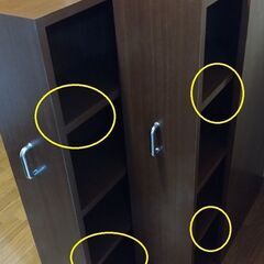 隙間収納　キャスター付き本棚の画像