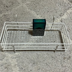 フックに引っ掛ける棚  