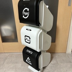 ゴミ箱と収納ケース
