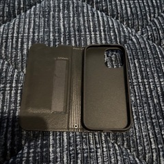 iPhone14ケースとストラップベルトの画像