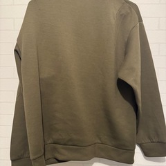 GU カーキ　の画像