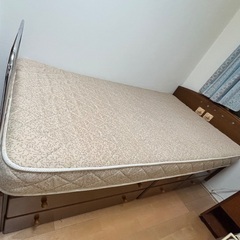 引き出し収納付き ベッドの画像
