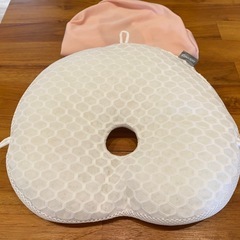 エスメラルダ「呼吸するドーナツ枕」（ベビー枕）