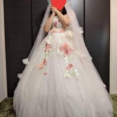 ウェディングドレス　花柄　ベールパニエはつきません