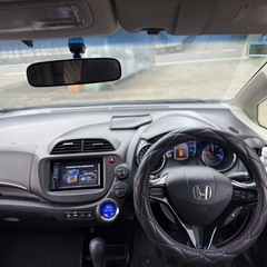 フィットシャトル Hybrid  🔘 年式：2011年 🔘 車検：2013年11月8日 🔘 走行距離：148,121km 🔘エアコン 🔘ETC 🔘 ナビゲーション 🔘 電動シャッター 🔘 電動ミラー 🔘 アイドリングストップ 🔘 スマートキーの画像