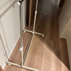 ハンガーラックの画像