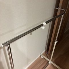 ハンガーラックの画像