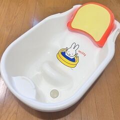 アップリカベビーカー ,ベビーシャワーチェアとベビーバットの画像