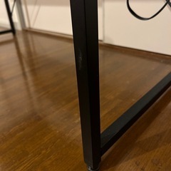 【受渡し決まりました】コンセント付きデスクの画像