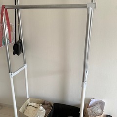 暖房機、扇風機、タンス、の画像