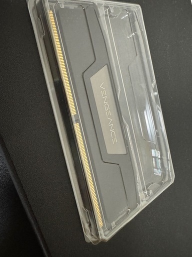 Corsair VENGEANCE DDR5 16GB 6200mhz   メモリ ＤＲＡＭ