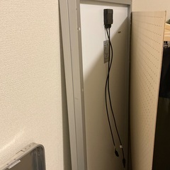 中古400wソーラーパネル(2枚で400w)の画像