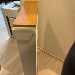 （受け渡し予定者と交渉中）山崎実業　tower 冷蔵庫横　ラック
