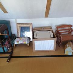 絵画 食器 茶箪笥 座椅子 布団　毛布などの画像