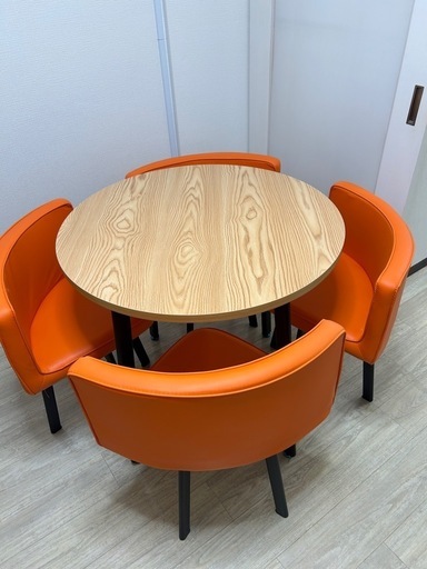 ダイニング、受付テーブル