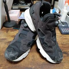 REEBOK ポンプフューリー　ブラック スポーツシューズ
