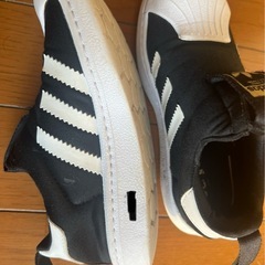 adidasの画像