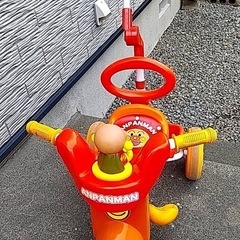 アンパンマン三輪車の画像