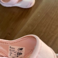 ニューバランス　サンダルの画像