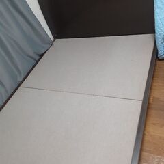 ダブルベッドの寄付の画像