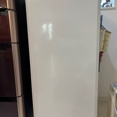 三菱ノンフロン冷凍庫　MF-U12N-W