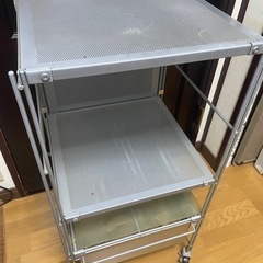 サイドテーブル