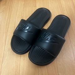 新品未使用 NIKE ベナッシ 27㎝