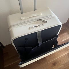 キャリーケースの画像