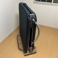 折りたたみベットの画像