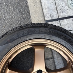225/55/17×4 スタッドレスの画像