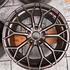 18×8J×114.3+38の画像