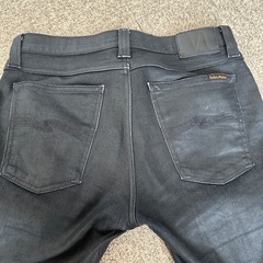 Nudie Jeans Co. ブラックデニム　コーティングの画像