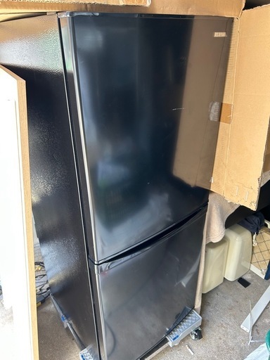 24年製　アイリスオーヤマ　冷凍冷蔵庫　142L