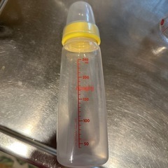 細いタイプの哺乳瓶